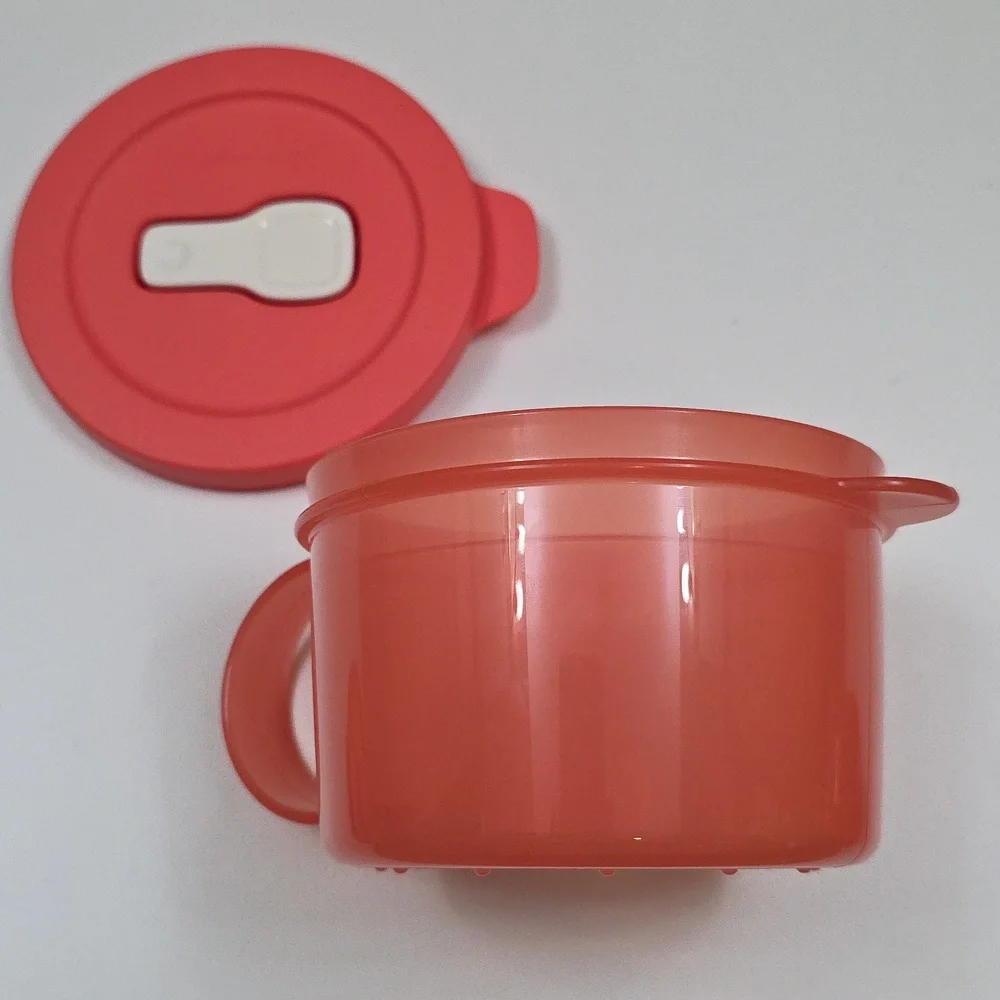 Tupperware Soup Mugs with Lids - Set Of 2